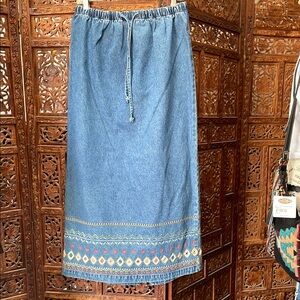 Denim & Co. Medium Skirt – 100% Cotton – Made in Hong Kong